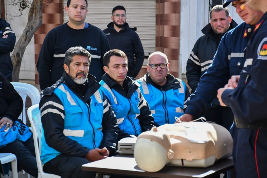 ACOMPAÑAMOS LAS ACTIVIDADES POR EL DÍA DEL BOMBERO VOLUNTARIO ACOMPAÑAMOS LAS ACTIVIDADES POR EL DÍA DEL BOMBERO VOLUNTARIO