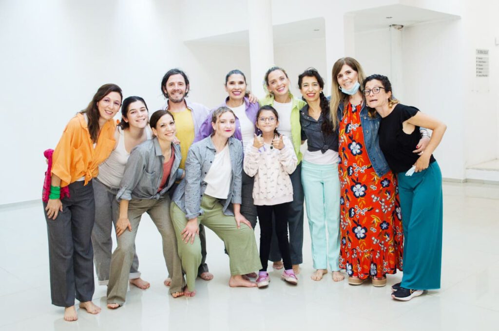 25N en Bragado: Se presentó la obra feminista “La voz que cambia los vientos”
