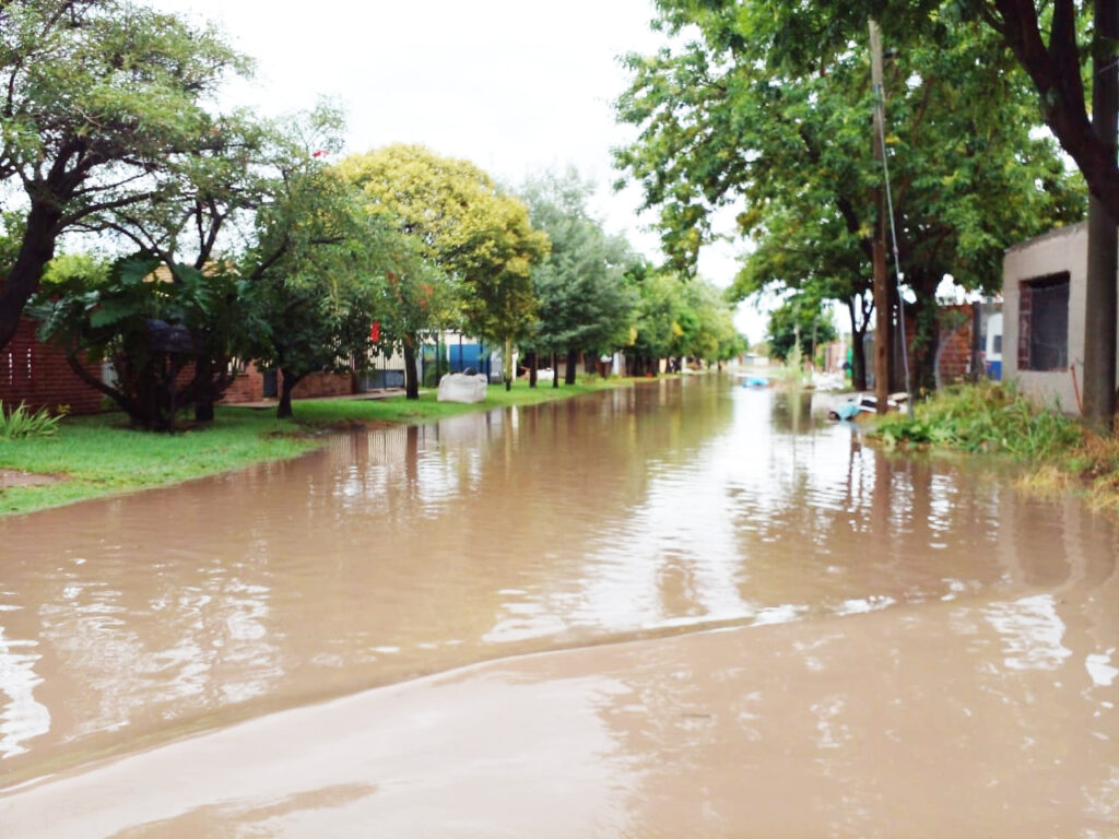 Mucha lluvia en poco tiempo: diferentes barrios se vieron afectados