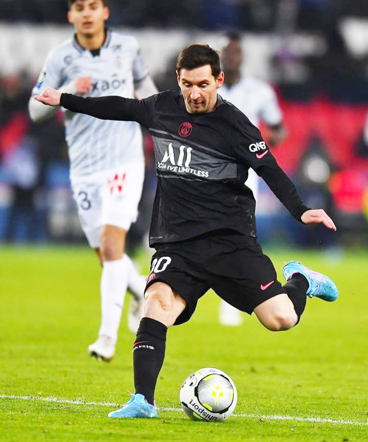 Messi volvió a jugar y el PSG goleó