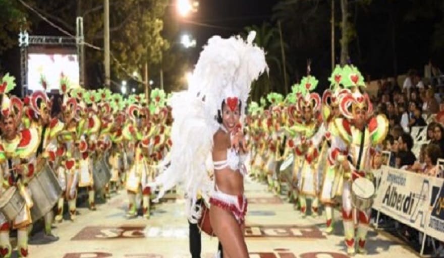 Después de dos años de suspensión por la pandemia, 25 de Mayo volvió a vivir su carnaval