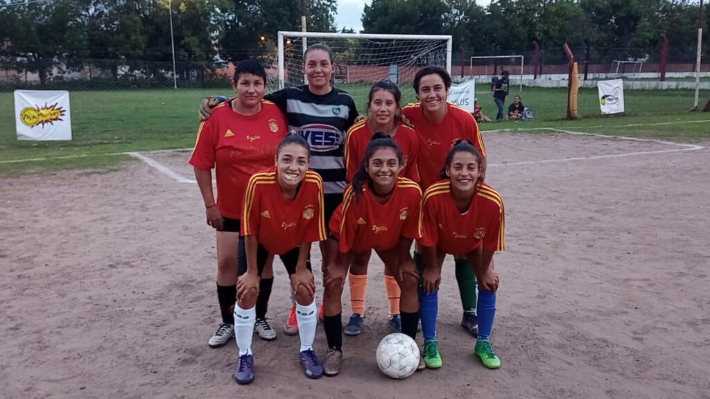 Fútbol femenino y masculino en el Torneo “El Picado”