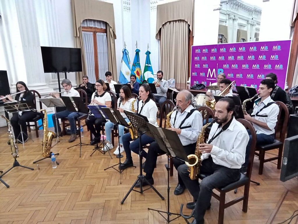 Concierto de la orquestra municipal Enrique P. Maroni en homenaje a los veteranos