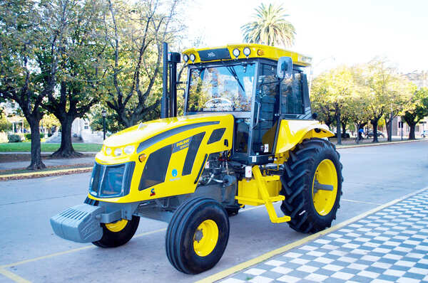 Un tractor 0 km. Se suma a la flota de maquinaria municipal
