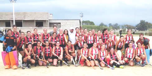 Hockey Femenino<br>Primer Torneo Oficial de Mamis de la Asociación del Centro de la Provincia
