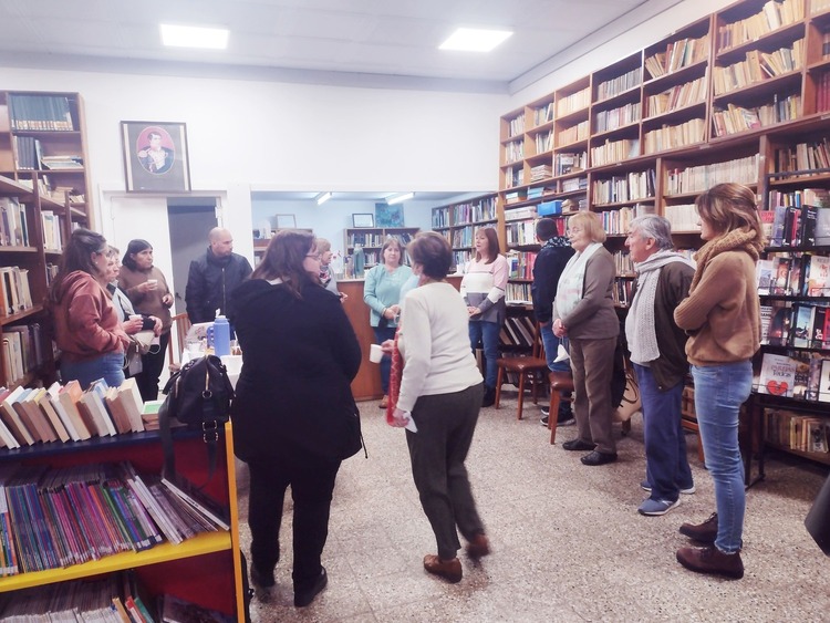 Celebración y merienda en la Biblioteca Manuel Belgrano