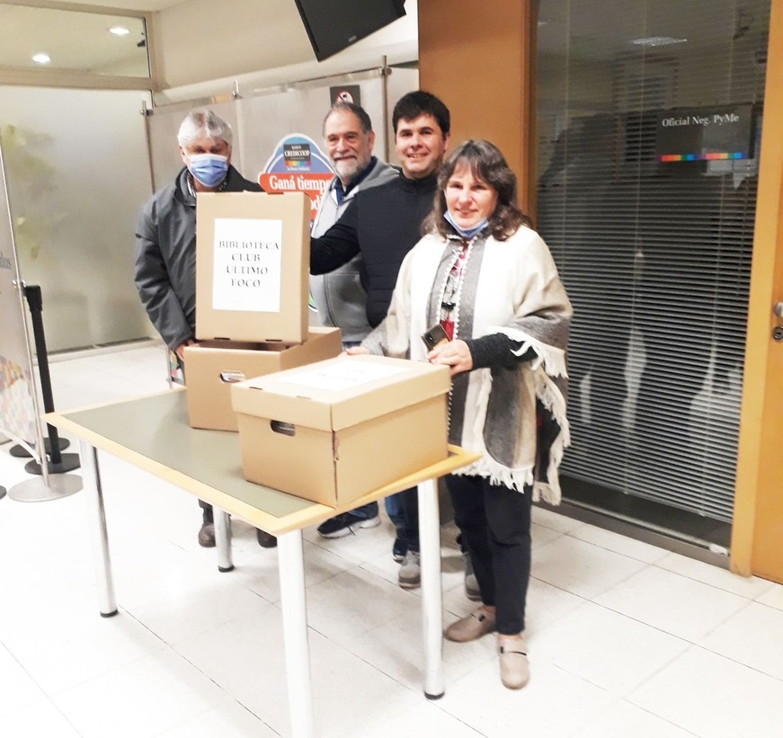 Comisión de Asociados del Banco Credicoop hizo donación de libros a tres Bibliotecas de Bragado