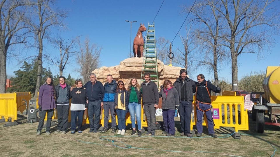 Iniciaron los trabajos para la recuperación del Monumento al Caballo