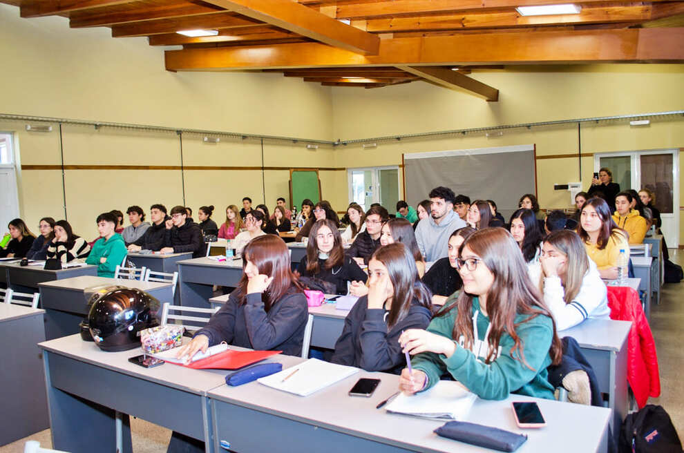 Educación: dio inicio en el CRUB un nuevo taller de orientación vocacional