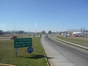 Ruta_Fortín_Olavarría_-_Trenque_Lauquen_62_cartel_indicador_de_rutas