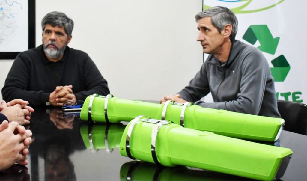 El municipio recibió eco-ceniceros para espacios públicos