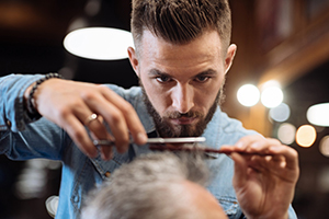 La influencia de los cortes de cabello en la autoestima y la imagen personal