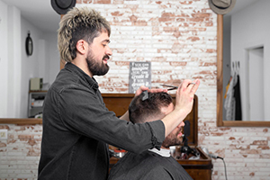 La influencia de los cortes de cabello en la autoestima y la imagen personal