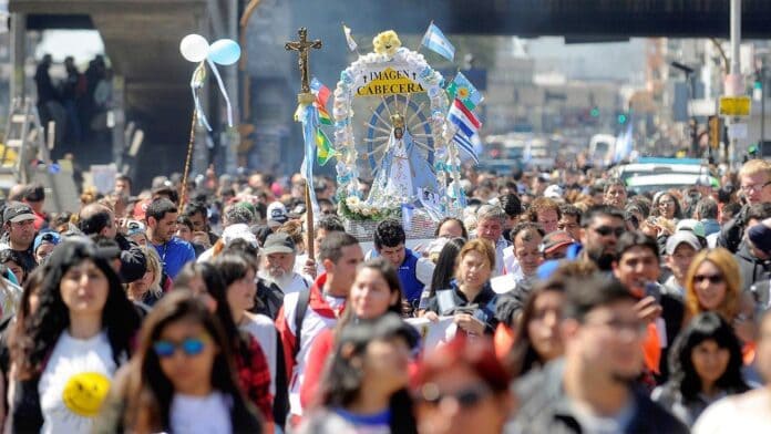 Arranca la 50° peregrinación juvenil a Luján