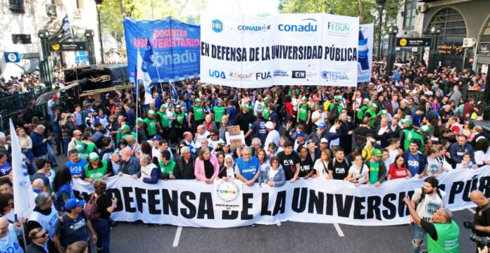 Gremios universitarios convocaron a un paro total: “La voz de la sociedad fue desoída por el Congreso”