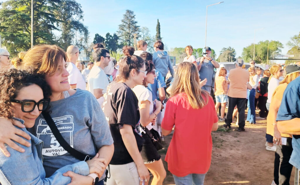 Numerosa concurrencia respaldó el pedido de continuidad de la Autovía Ruta 5