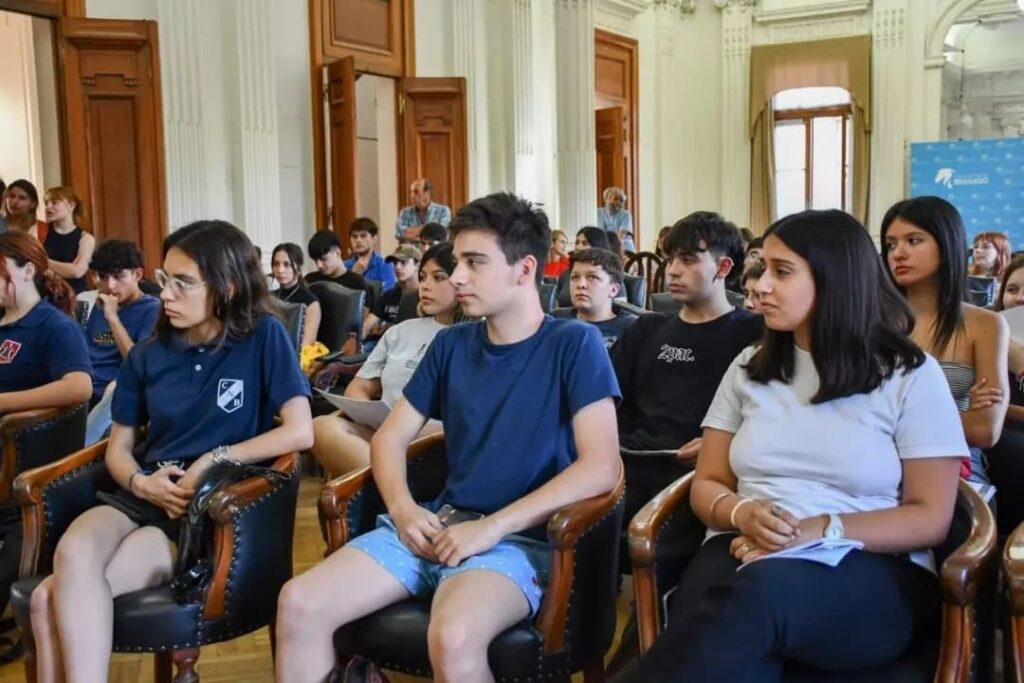 Jornada “Estudiantes en el Centro”