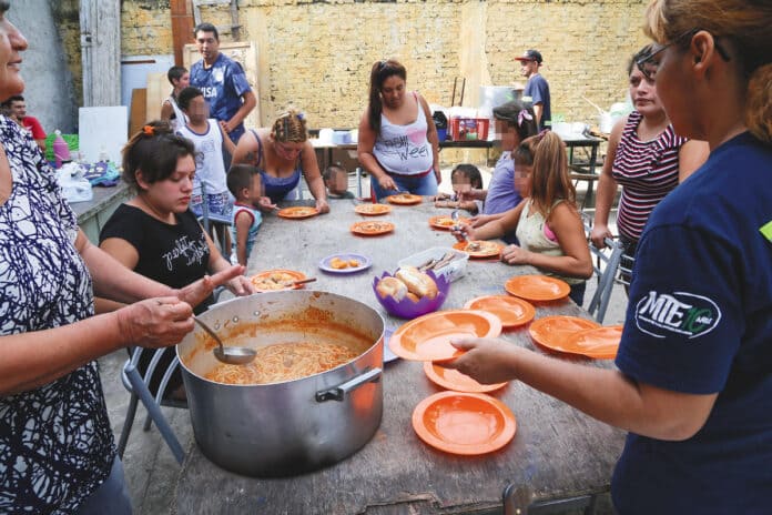 Ultimátum de la justicia a Pettovello: el lunes tendrá que abastecer de alimentos a comedores comunitarios