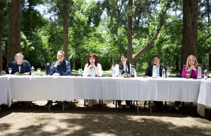 PJ bonaerense: para limar las tensiones, se reunieron Cristina y Máximo Kirchner, Sergio Massa y Axel Kicillof