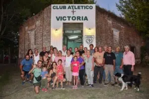 La Limpia tuvo su noche de Peatonal en la reinauguración del Club Atlético Victoria