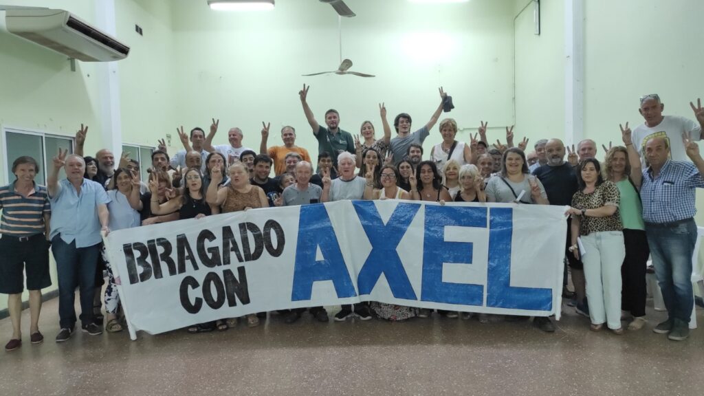 Mesa Bragado con Axel