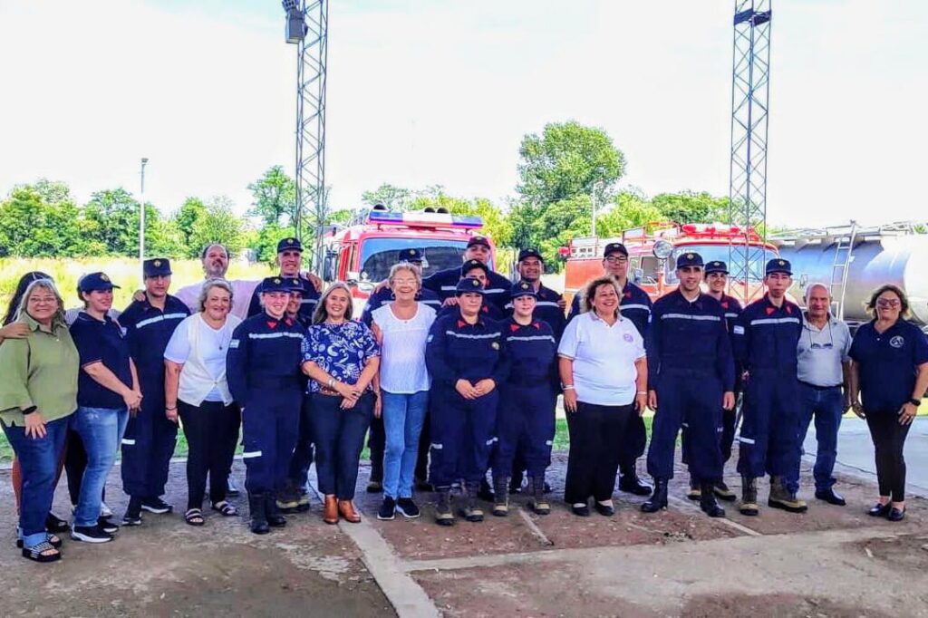 5 simbólicas velitas apagaron los Bomberos Voluntarios de Mechita