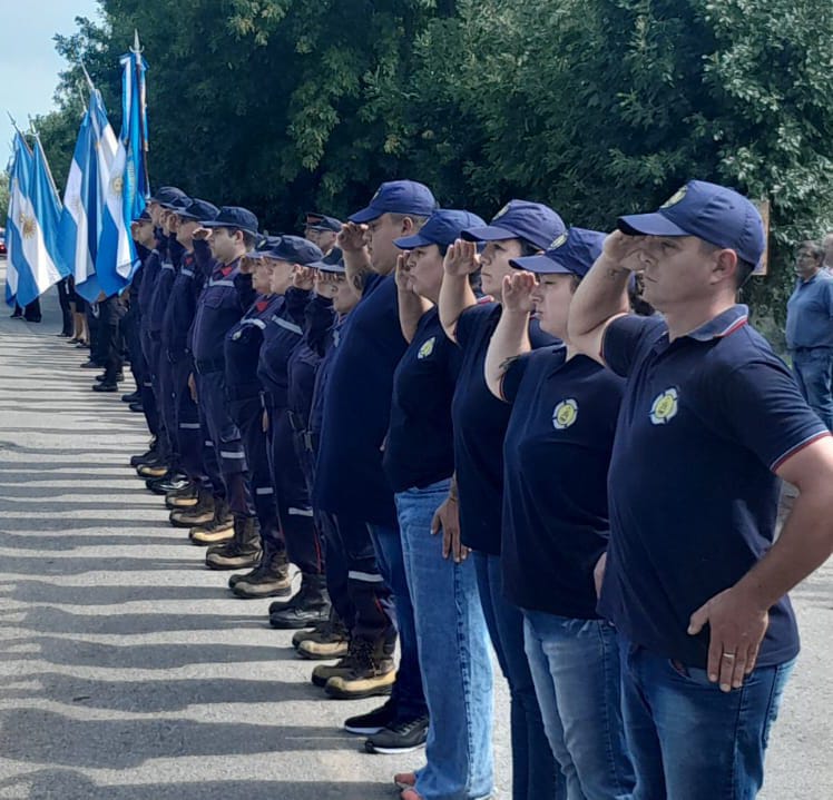 5 simbólicas velitas apagaron los Bomberos Voluntarios de Mechita