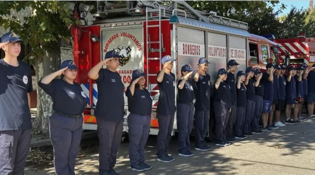 Bomberos Voluntarios: Primer encuentro Regional de Cadetes