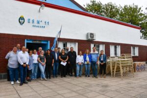 Con la presencia del Intendente, se entregó mobiliario a la Escuela Secundaria Nº 11 de O’Brien