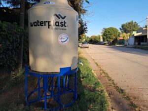 LOS TANQUES DE AGUA COLOCADOS POR ABSA EN LA CIUDAD SE DEBATEN EN EL CONCEJO