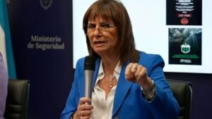 Bullrich vinculó a los intendentes de La Matanza y de Lomas de Zamora con los incidentes en el Congreso