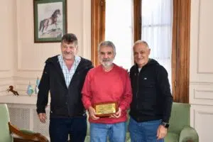 El municipio entregó un reconocimiento a Abel Lotúmolo