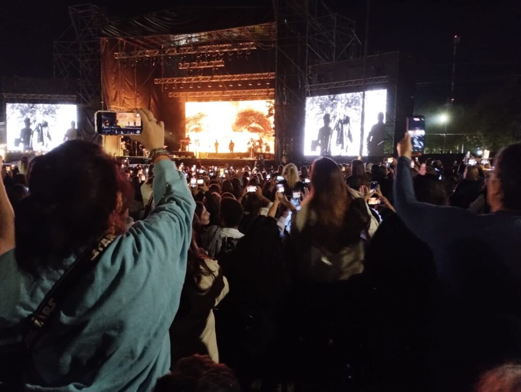 La ciudad vibró con la energía de Abel Pintos en un concierto inolvidable