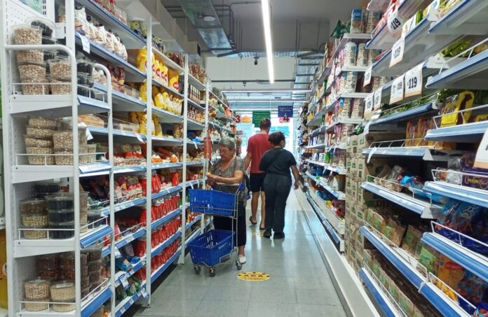 La inflación de febrero tuvo una leve aceleración y fue del 2,4%