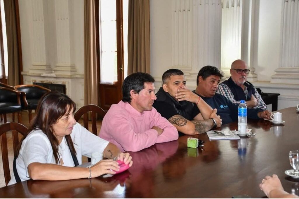 PARITARIAS: PRIMERA REUNIÓN CON LOS GREMIOS MUNICIPALES