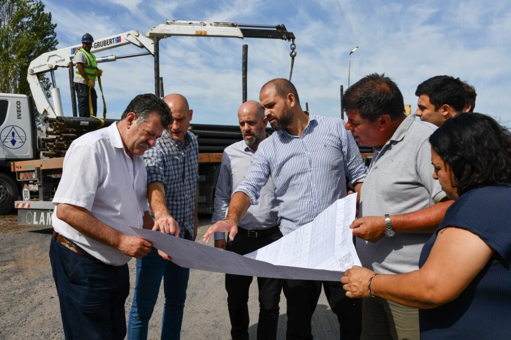 Mechita: llegaron los primeros 5.000 metros de cañería para la obra de gas natural