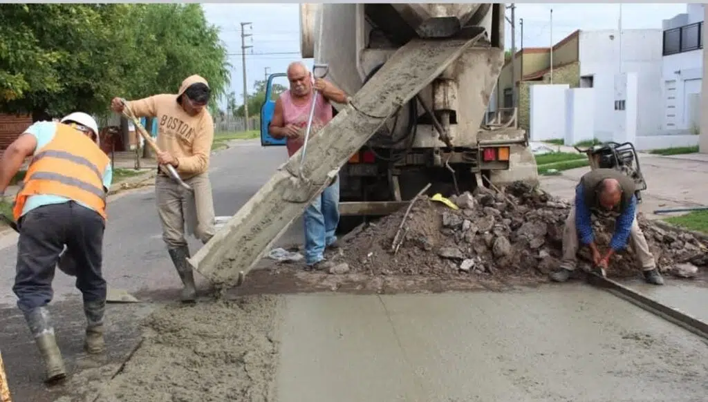 CONTINÚA EL PLAN DE BACHEO EN LA CIUDAD