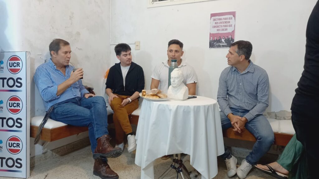 El Intendente de Viamonte, Franco Flexas fue recibido en la Casa Radical de Bragado