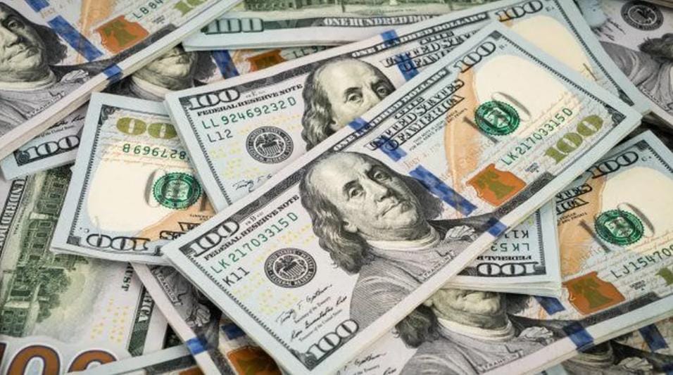 Debut de las bandas cambiarias: a cuánto cerró el dólar tras el fin del cepo