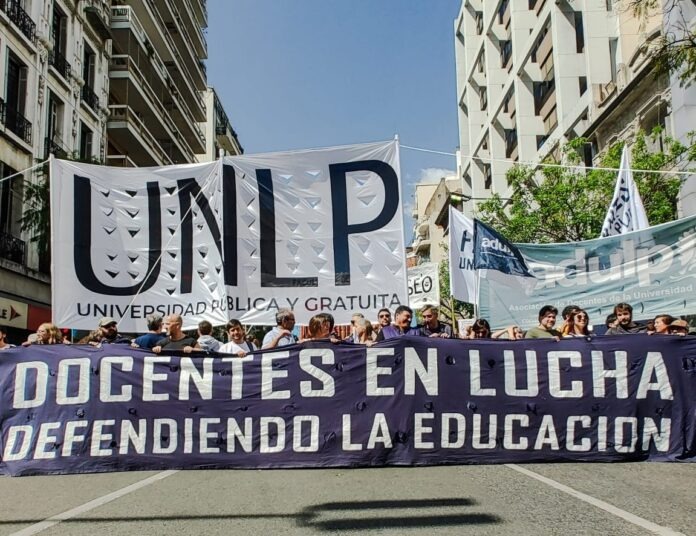 Docentes universitarios definieron un nuevo paro con movilización
