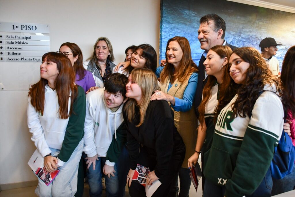 LA EXPO LABORAL Y EDUCATIVA PASÓ CON ÉXITO POR EL CENTRO CULTURAL FLORENCIO CONSTANTINO