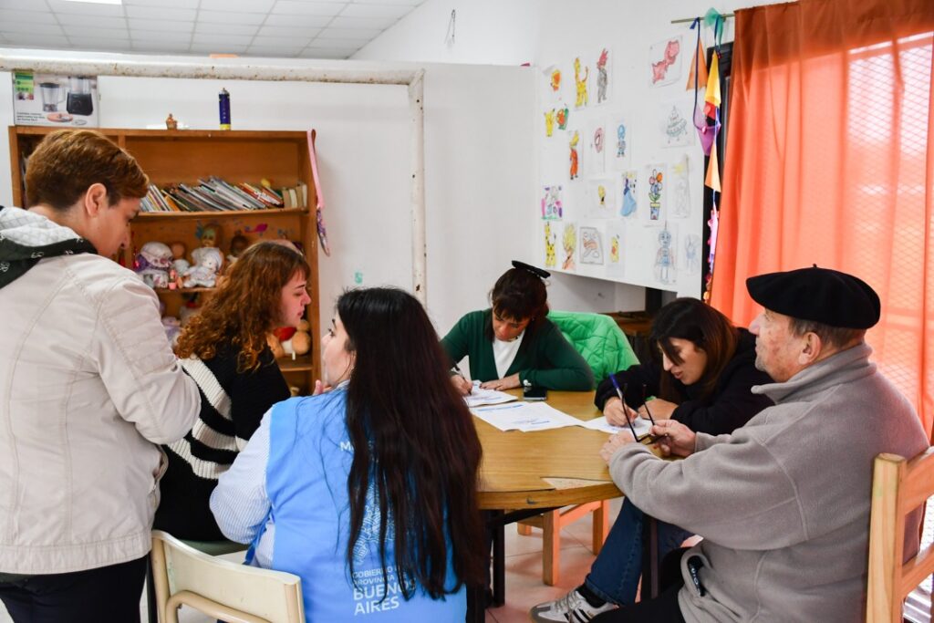 ARRANCAMOS CON EL PROGRAMA "VER PARA SEGUIR APRENDIENDO" EN EL CENTRO COMUNITARIO MUDYNDA