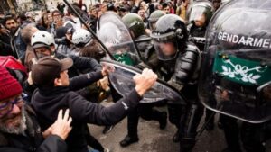 Marcha-Jubilados-Miercoles-21-de-mayo-696x392