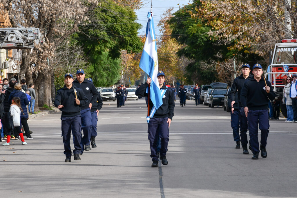 ACOMPAÑAMOS LA CARAVANA DE NUESTROS BOMBEROS VOLUNTARIOS